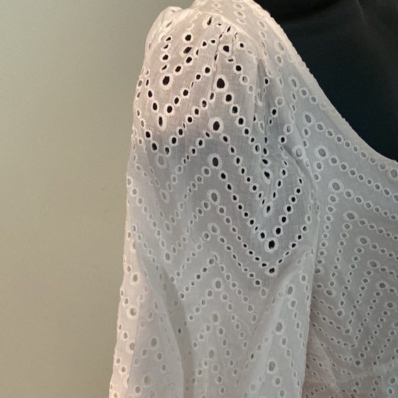 NWT WOMEN’S WHO WHAT WEAR EYELET SHIRT - Picture 4 of 8